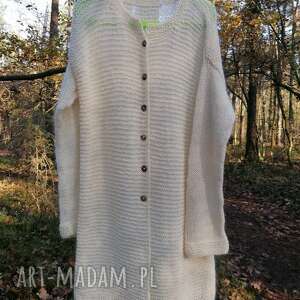 handmade swetry śmietankowe otulenie ręcznie wykonany sweter