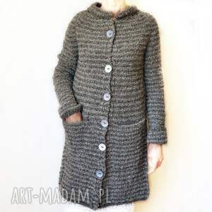 prosty, elegancki sweter handmade, robiony na drutach ręcznie