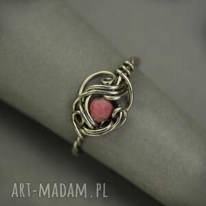 Prezent Pierścionek regulowany różowy rodonit wire wrapping stal