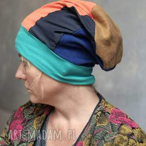 Czapka damska handmade - oryginalne nakrycie głowy na co dzień