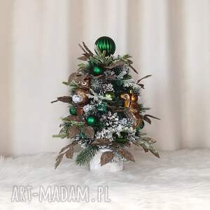 choinka z szyszek ze zwierzętami dekoracja na boże narodzenie stroik