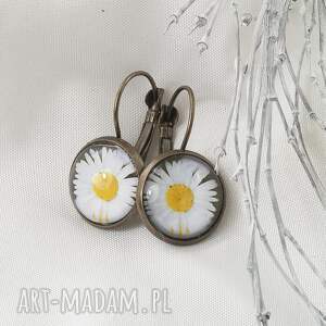 kolczyki białe kwiatki w antycznym brązie/1 biżuteria kwiaty