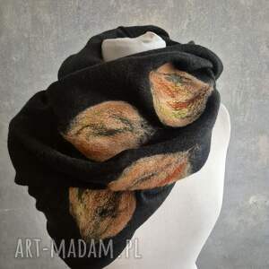 Super prezent na dzień mamy czarny filcowany wełniany miły i ciepły