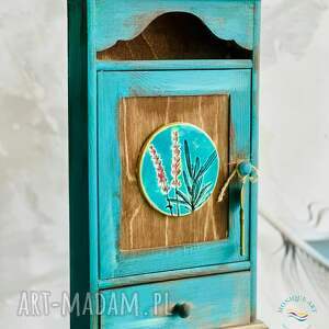 Szafka na klucze, ręcznie malowana, z ceramiką, z duszą i historią