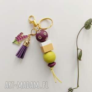 Brelok drewniany z kwiatem - zawieszka do torby art-Madam.pl