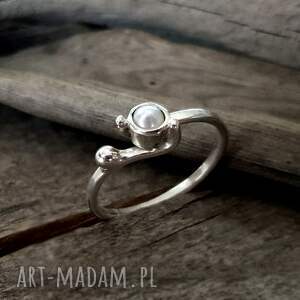 point srebrny pierścionek z perłą naturalną, minimalistyczna biżuteria