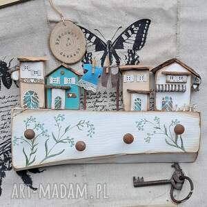 rustykalny wieszak z niezapominajkami i praniem, pomysł na prezent, ręcznie