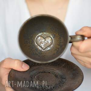 filiżanka ciemne złoto ceramiczna z sercem wewnątrz 220ml kawę
