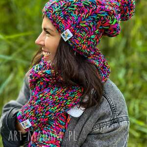 34%- Czarne kolorki” SMILE, czapka merino