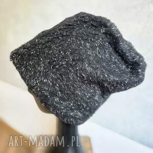 ciepla futrzana sztuczne futro czarna z brokatem bardzo miła na podszewce, czapka