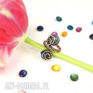 kolorowy regulowany pierścionek z miedzi, wire wrapping niej