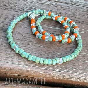 SUMMER VIBE BOHO - krótki naszyjnik etno z koralików 4 mm w szałwiowej zieleni
