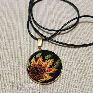 ręcznie haftowany wisior ferto stal szlachetna filcu, romantycznie, boho