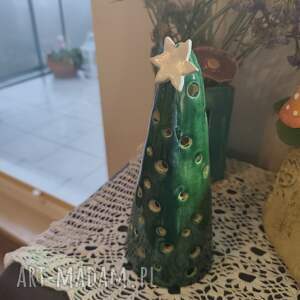 Choinka ceramiczna - lampion 25 cm z motywem Mikołaja (zielone akcenty) - ręcznie robiona dekoracja świąteczna