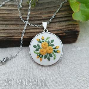 haftowany medalion - żółty haftowana biżuteria, ręcznie