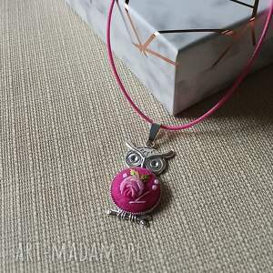 ręcznie haftowany wisiorek kameralnie filcu, stylowo, boho, niebanalnie