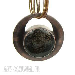 okrągły wisior z czarnym agatem c1041 miedziany naszyjnik, czarna