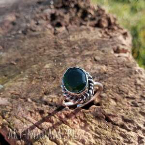 srebrny pierścionek z zielonym chalcedonem biżuteria handmade