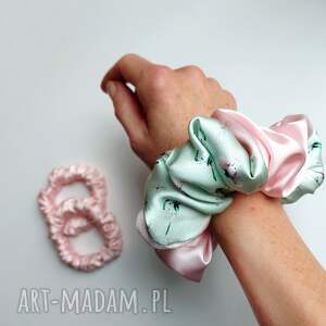 Prezent Róż i mięta - zestaw jedwabnych scrunchie, jedwabne