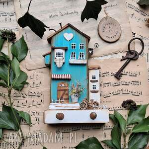 turkusowy domek wieszak na klucze, z drewna, ozdoba do powieszenia