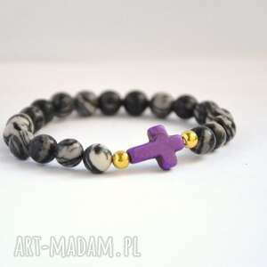 handmade bracelet by sis: fioletowy krzyż z kamienia w otoczeniu jaspisu