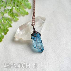 blue net ii - naszyjnik z niebieskim kryształem, wisior na łańcuszku kryształ