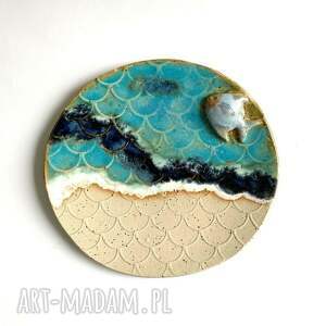 talerz ceramiczny nad brzegiem morza, plaża, prezent, rękodzieło