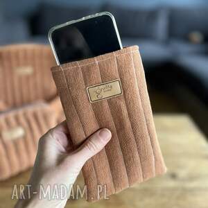 pomysł na świąteczny prezent Etui na telefon z lnu - rudy