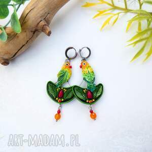kolczyki egzotyczne papugi z koralem, natura dżungla, papuąki nierozłączki