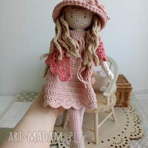 takiesz szydełkowa lalka - pudroworóżowa na prezent, włóczka dla dziewczynki