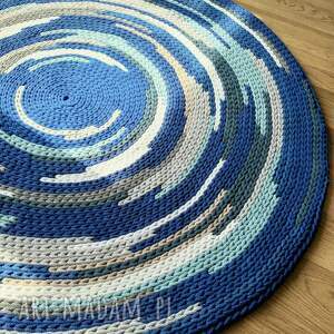 okrągły dywan w morskiej palecie barw ze sznurka, sznurek bawełniany
