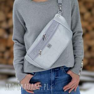 srebrna damska nerka xl pikowana w serca prezent, minimalistyczna saszetka