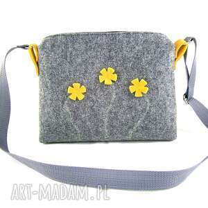 na ramię small bag with yellow flowers torebka, filc, listonoszka kwiaty, wiosna