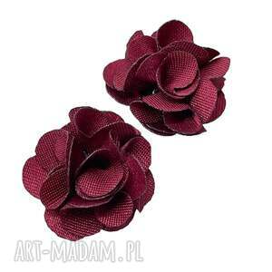 materiałowe kolczyki z bordowymi kwiatami c1200, sztyfty 3d