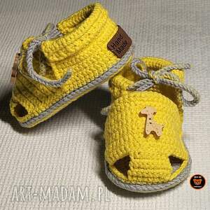 handmade buciki szydełkowe, dzianinowe buciki dla dziecka poniżej pierwszego roku życia