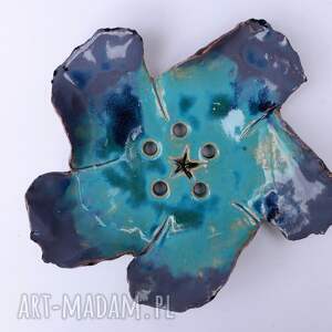 handmade ceramika piękna, niebieska, ceramiczna mydelniczka o kształcie kwiatu