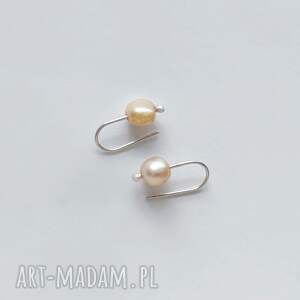 okrąg kolczyki, perła, srebro, zmatowione