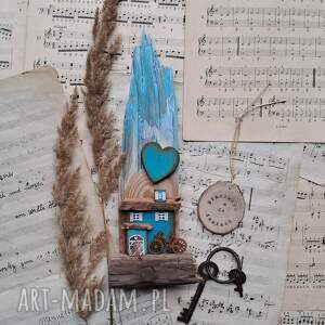 rustykalny wieszak z turkusowym domkiem no 4 na klucze prezent