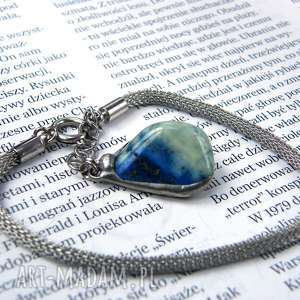 bransoletka prosta z lapisem lazuli, zawieszką, kamień naturalny