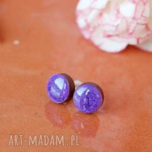ekocraft perłowe fioletowe kolczyki sztyfty żywica drewno, wkrętki