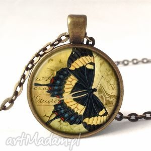 motyl retro - medalion z łańcuszkiem, vintage, stylowy