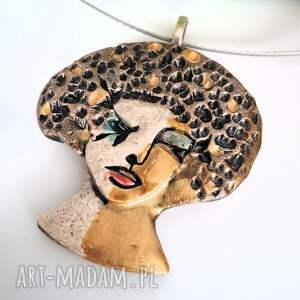 ceramiczny wisior z kolekcji kobieta, ceramiczna biżuteria prezent