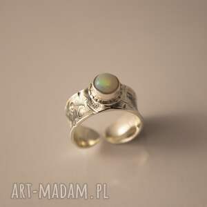 pierścionek modern z opalem prezent dla żony