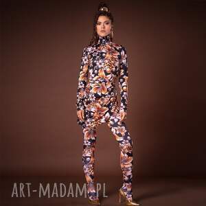 Bluzka z efektowna, z golfem, wygodna, oryginalna