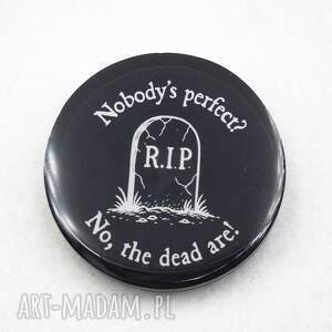 Przypinka gotycka z żywicy R. I.P. Pin print Goth 008