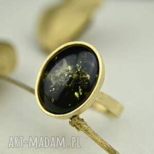 złoty pierścionek z zielonym bursztynem złoto 585