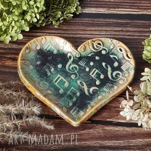 handmade ceramika kolorowe serce z nutkami