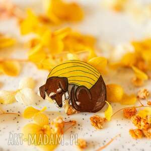 broszka z psem jamnikiem, pies, dla psiej mamy, miłośników jamnikóww