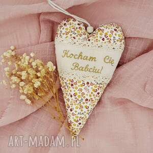 serce zawieszka z haftem prezent na dzień babci