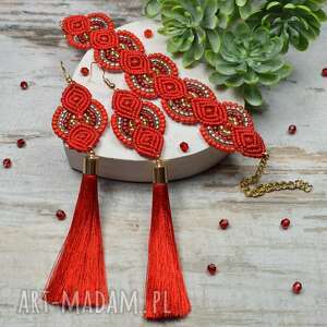 czerwona biżuteria - długie kolczyki chwosty i bransoletka z koralików